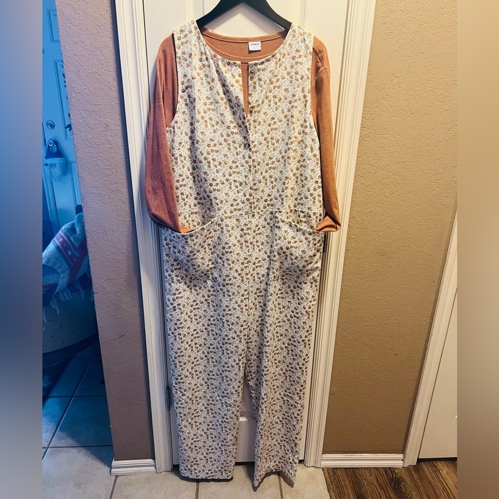 Floral Print Jumpsuit - Picture 5 of 12